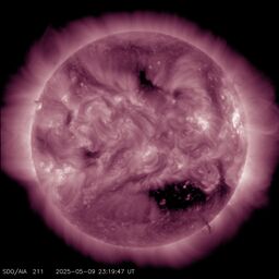 Latest image from SDO AIA 211A